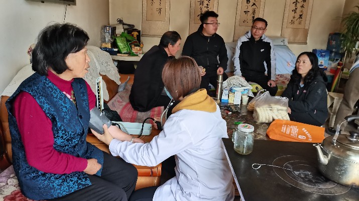 九九重陽節(jié)，濃濃敬老情 ——集團駐村工作隊開展重陽節(jié)走訪慰問活動